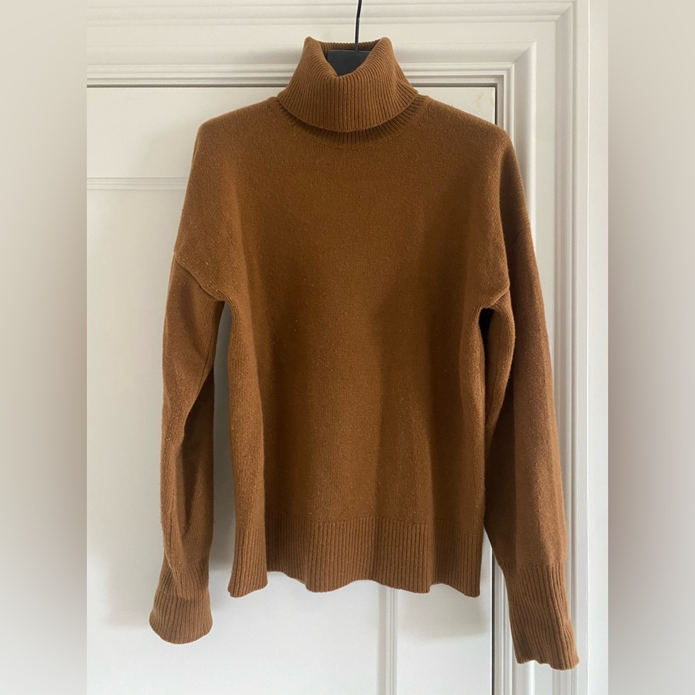 Theory Cashmere Brown Turtleneck Sweater
